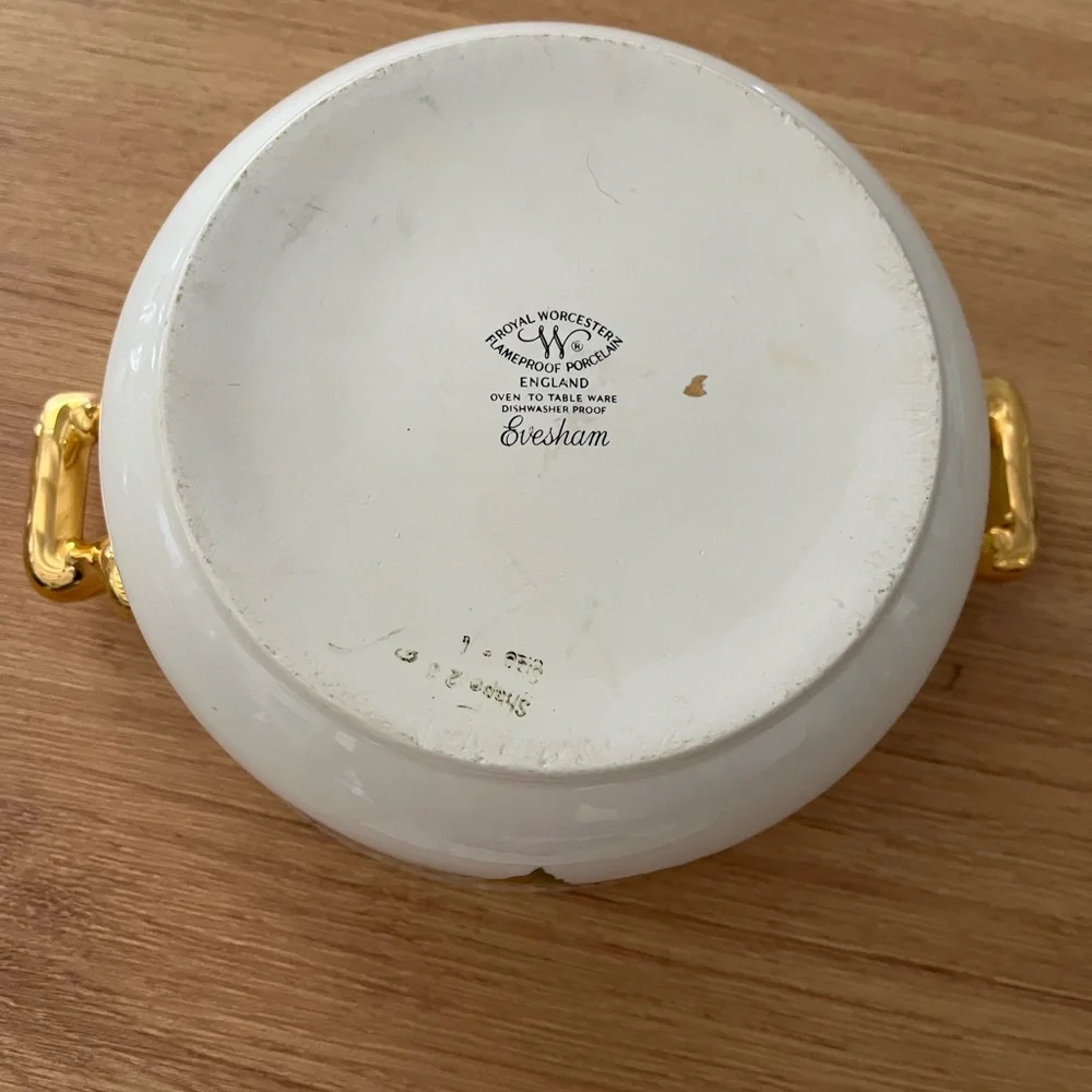 Royal Worcester Evesham Round Casserole Dish Hops Wheat Asparagus Shape 28